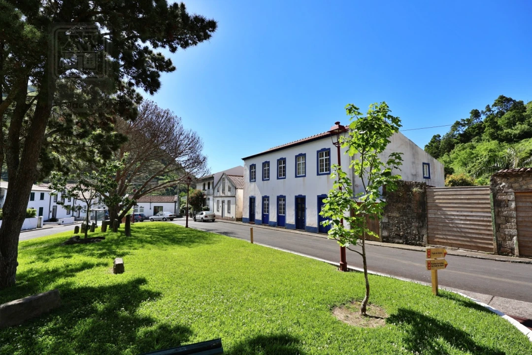Moradia T7 para Venda em Faial da Terra Foto 4