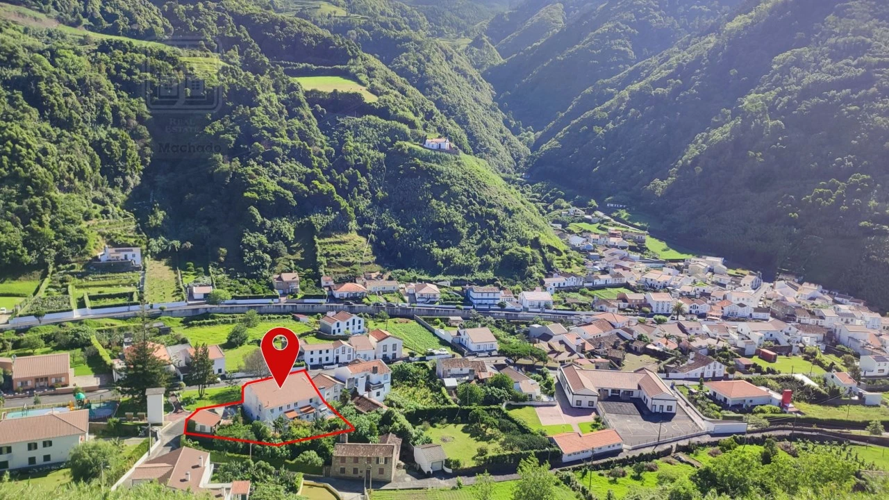 Moradia T7 para Venda em Faial da Terra Foto 13