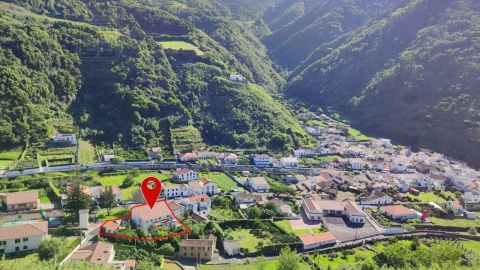Moradia T7 para Venda em Faial da Terra