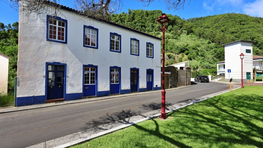 Moradia T7 para Venda em Faial da Terra