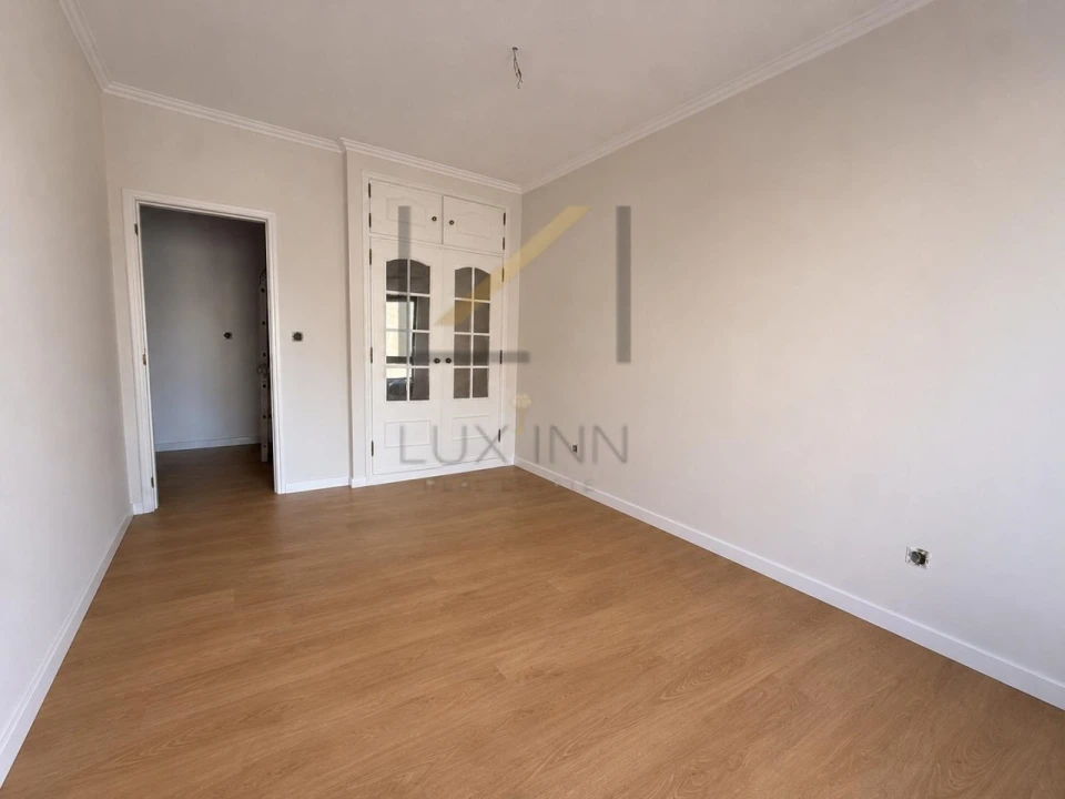 Apartamento T3 para Venda em Massamá e Monte Abraão Foto 9