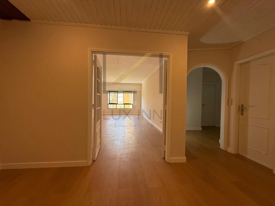 Apartamento T3 para Venda em Massamá e Monte Abraão Foto 5