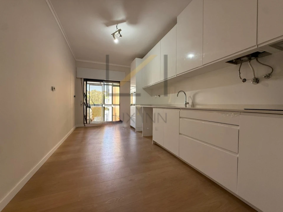 Apartamento T3 para Venda em Massamá e Monte Abraão Foto 7
