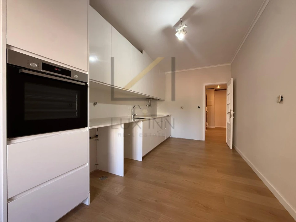 Apartamento T3 para Venda em Massamá e Monte Abraão Foto 8