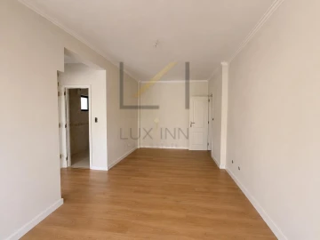 Apartamento T3 para Venda em Massamá e Monte Abraão