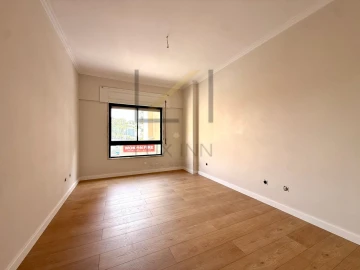 Apartamento T3 para Venda em Massamá e Monte Abraão