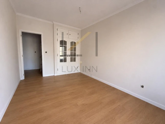 Apartamento T3 para Venda em Massamá e Monte Abraão Foto 9