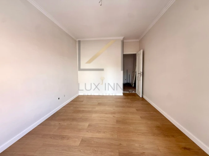 Apartamento T3 para Venda em Massamá e Monte Abraão Foto 8