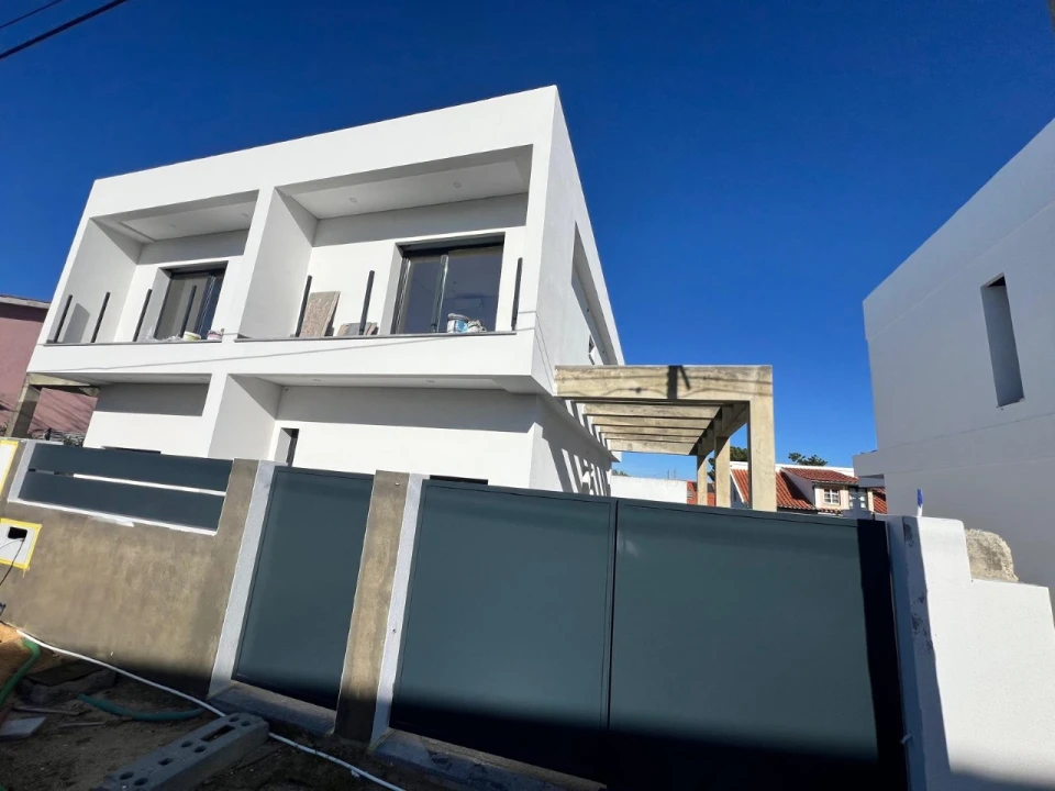 Moradia T2 para Venda em Fernao Ferro Foto 5