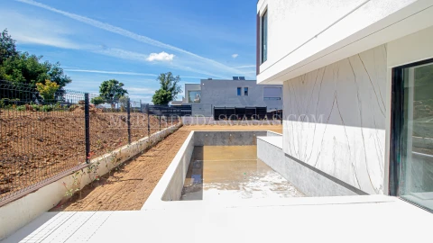 Moradia T4 para Venda em Serzedo e Perosinho
