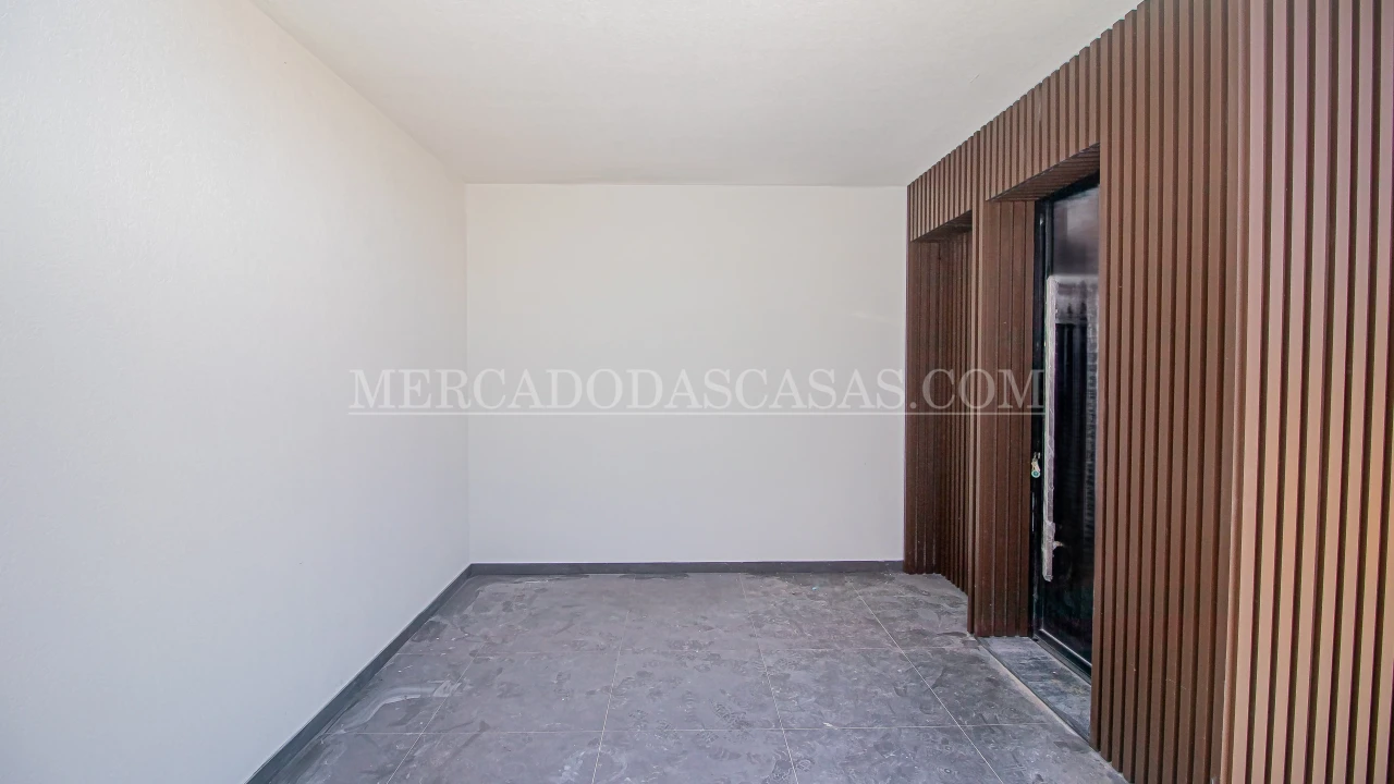Moradia T4 para Venda em Serzedo e Perosinho Foto 7