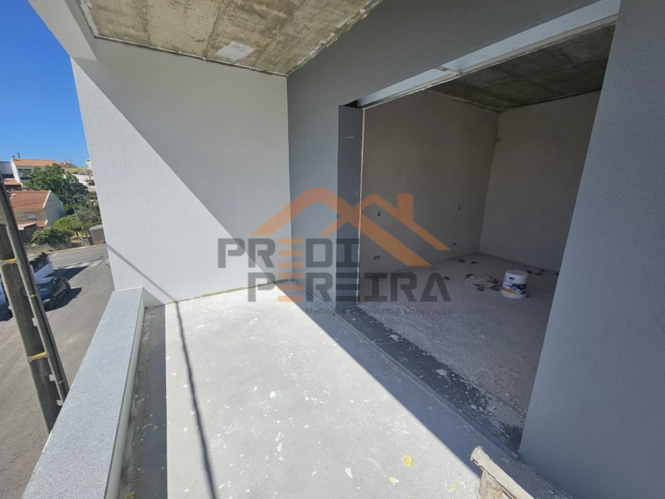 Moradia T4 para Venda em Pontinha e Famões Foto 13