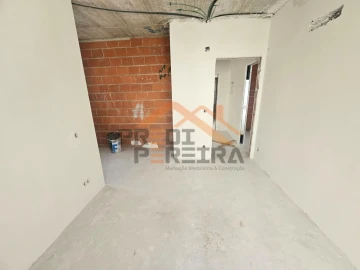 Moradia T4 para Venda em Pontinha e Famões