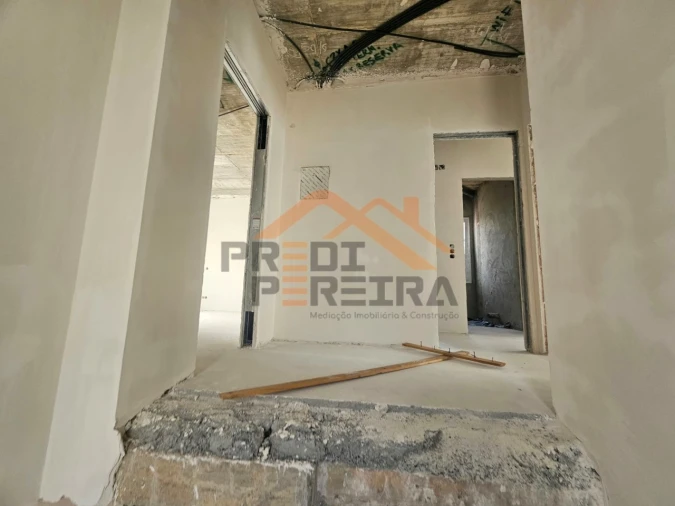 Moradia T4 para Venda em Pontinha e Famões Foto 8