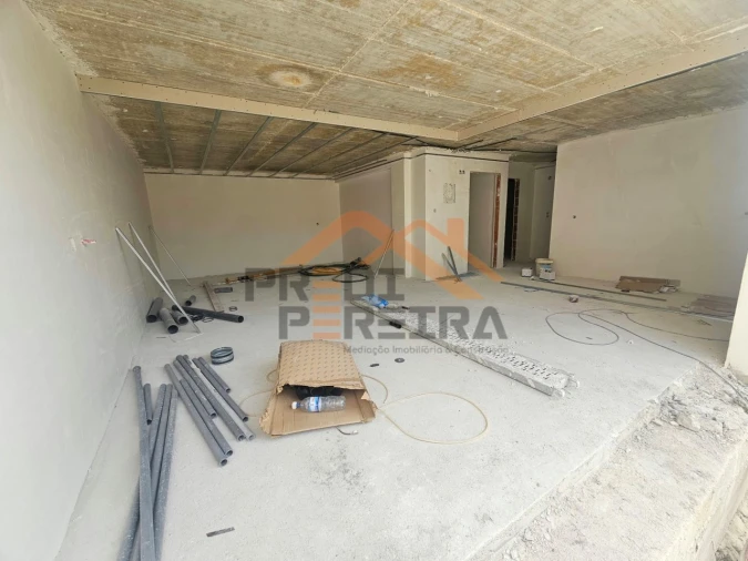 Moradia T4 para Venda em Pontinha e Famões Foto 14