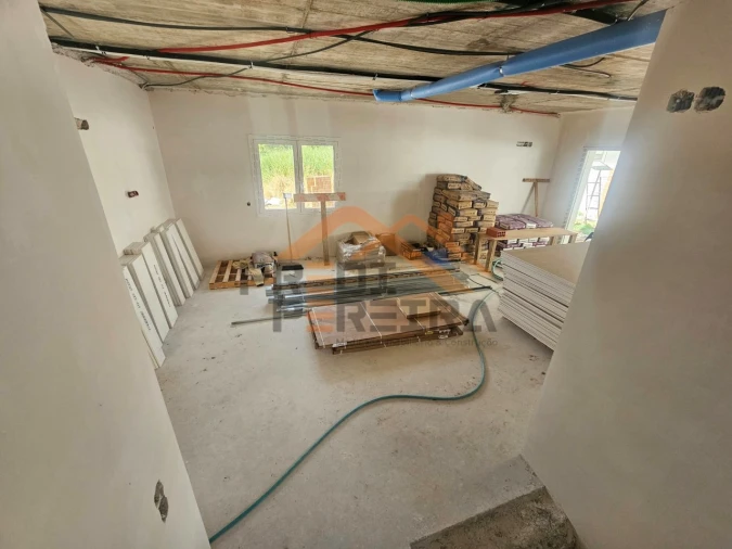 Moradia T4 para Venda em Pontinha e Famões Foto 16