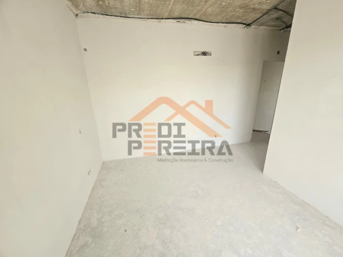 Moradia T4 para Venda em Pontinha e Famões Foto 18