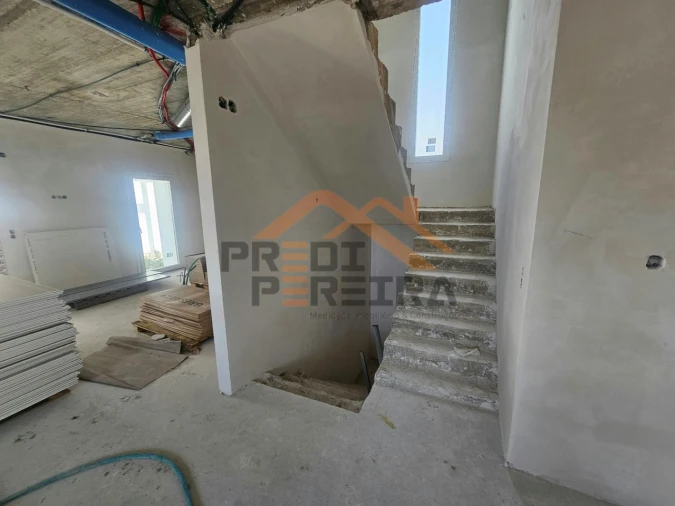 Moradia T4 para Venda em Pontinha e Famões Foto 19