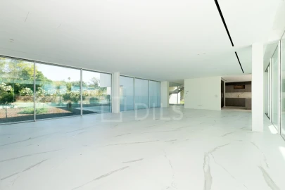 Moradia T5 para Venda em Loule (São Clemente)
