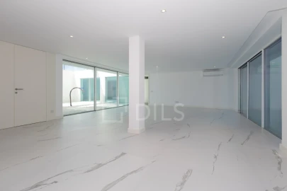 Moradia T5 para Venda em Loule (São Clemente)