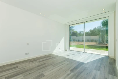 Moradia T5 para Venda em Loule (São Clemente)
