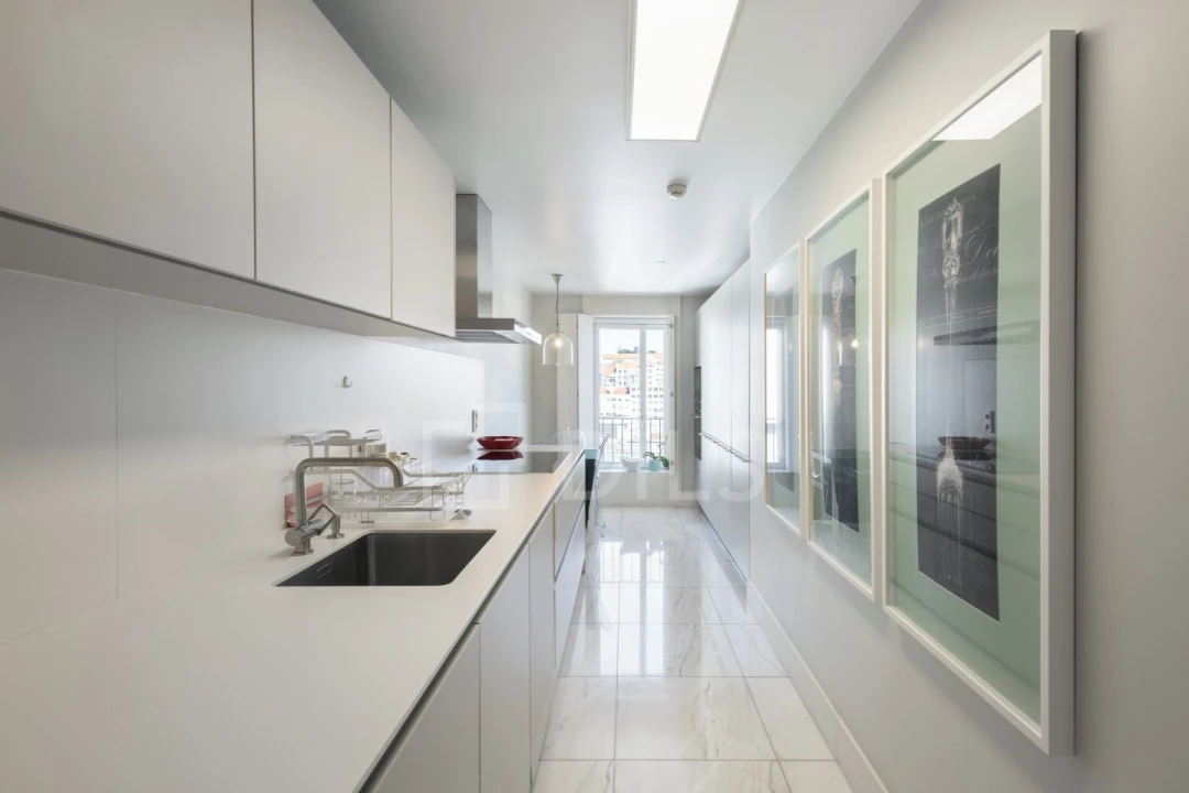 Apartamento T3 para Venda em Santo António Foto 6