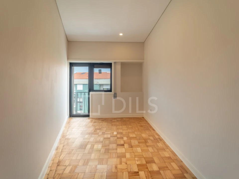 Apartamento T3 para Venda em Lordelo do Ouro e Massarelos Foto 15