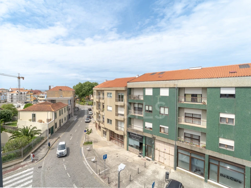 Apartamento T3 para Venda em Lordelo do Ouro e Massarelos Foto 34