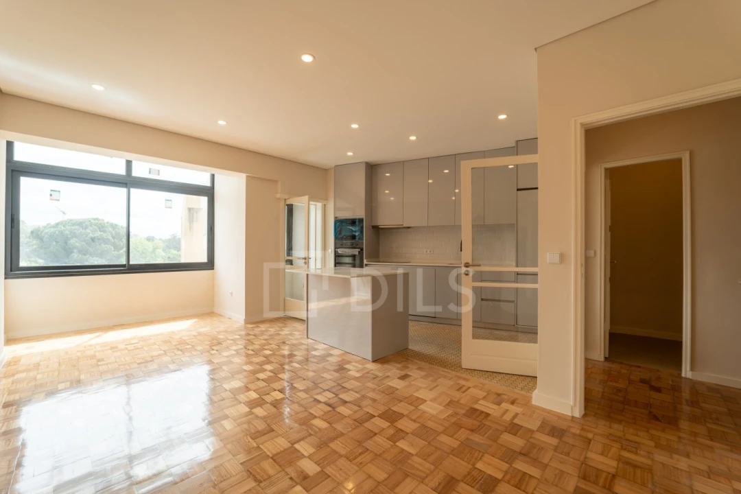 Apartamento T3 para Venda em Lordelo do Ouro e Massarelos Foto 2