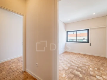 Apartamento T3 para Venda em Lordelo do Ouro e Massarelos