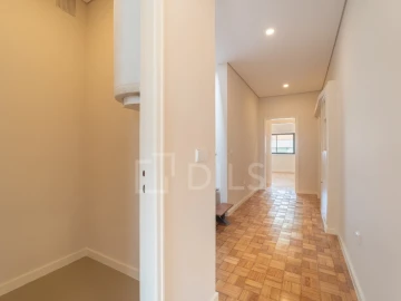 Apartamento T3 para Venda em Lordelo do Ouro e Massarelos