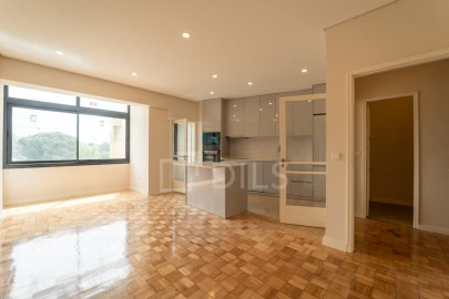 Apartamento T3 para Venda em Lordelo do Ouro e Massarelos
