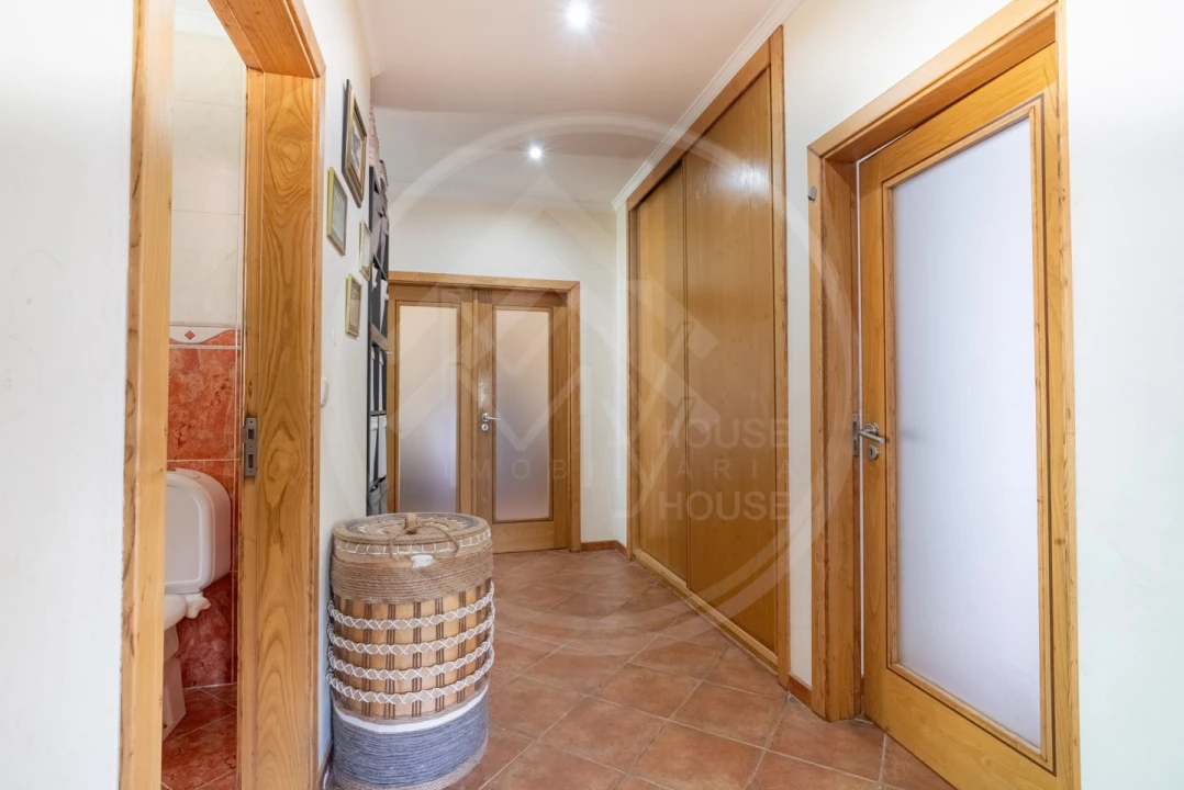 Moradia T3 para Venda em Telões Foto 11