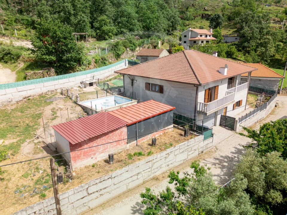 Moradia T3 para Venda em Telões Foto 14