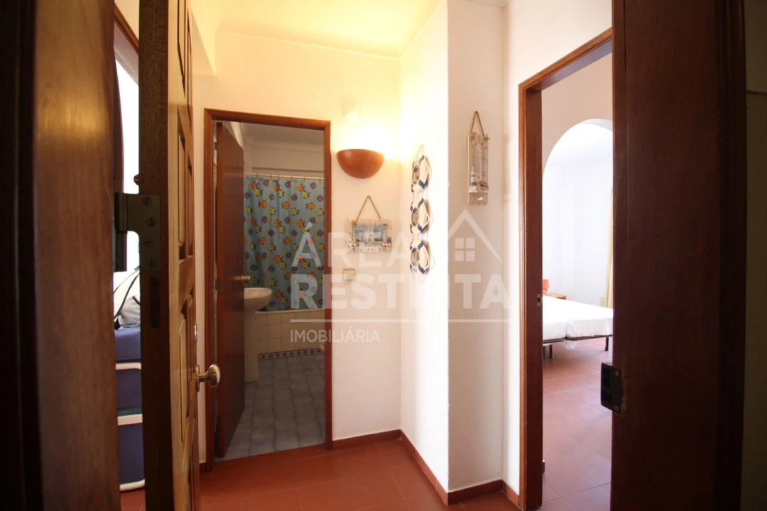 Apartamento T1 para Venda em Armação de Pera Foto 4