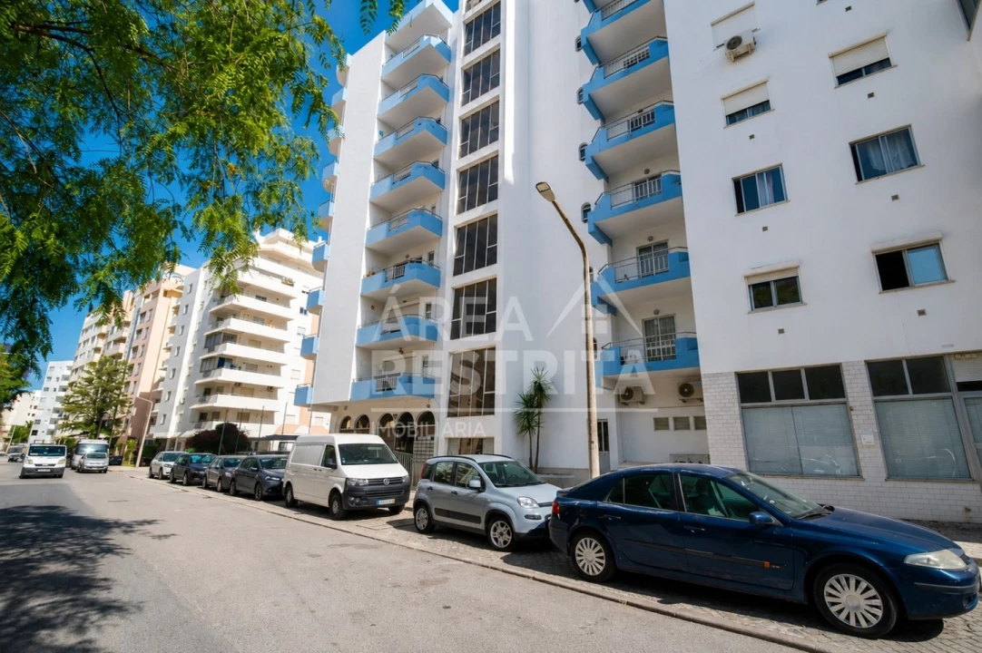 Apartamento T1 para Venda em Armação de Pera Foto 1