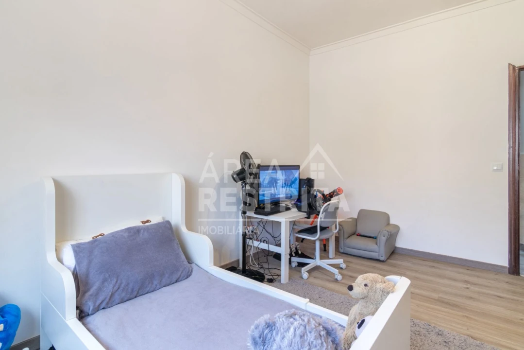 Apartamento T2 para Venda em Amora Foto 8
