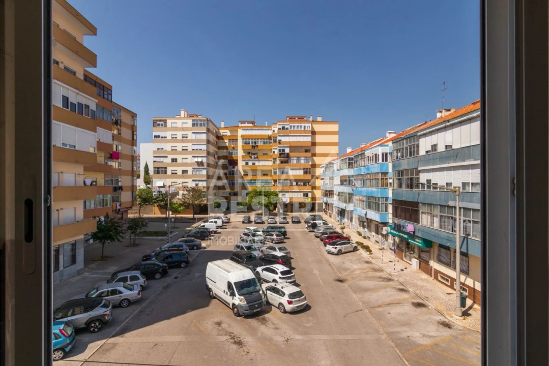 Apartamento T2 para Venda em Amora Foto 13
