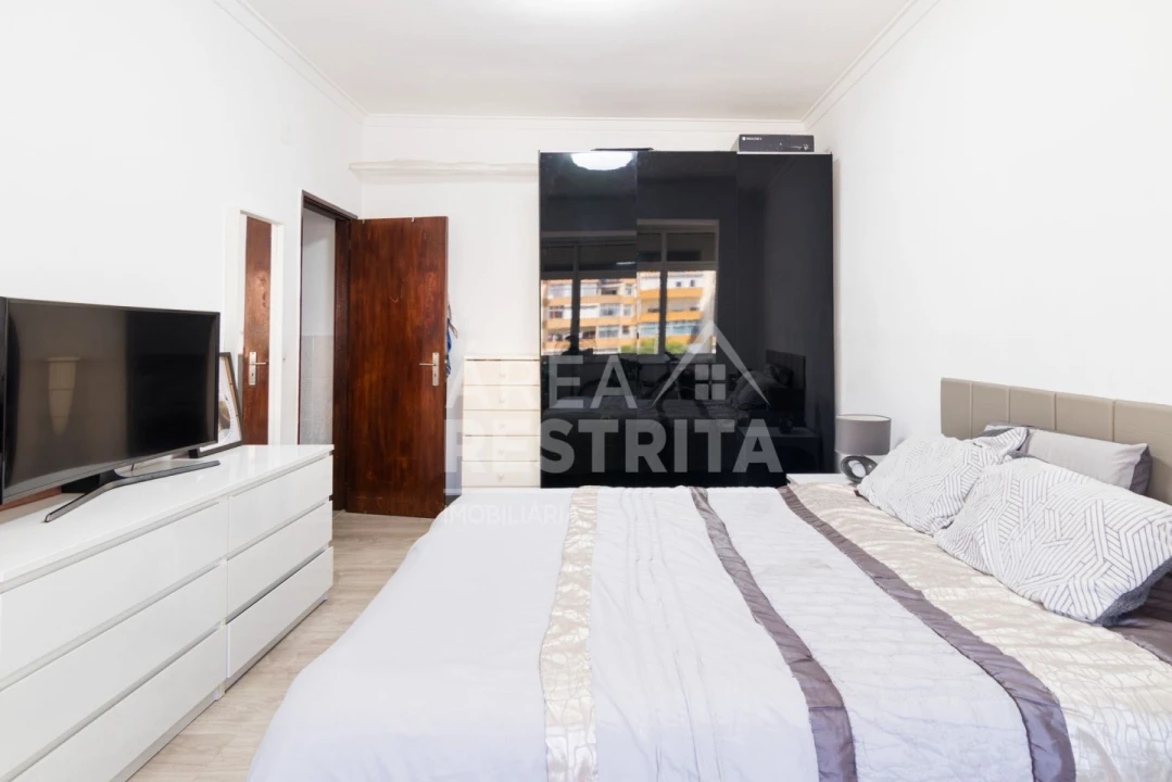 Apartamento T2 para Venda em Amora Foto 18
