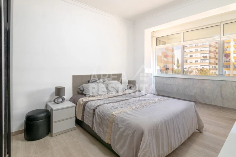 Apartamento T2 para Venda em Amora Foto 17