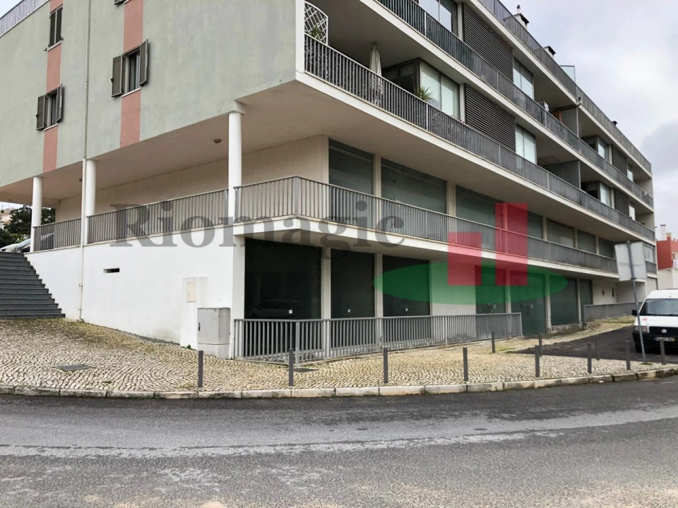 Loja para Venda em Azambuja Foto 1