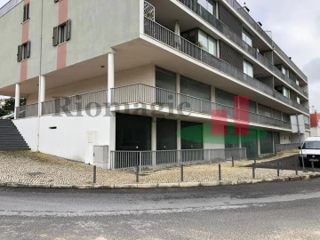 Loja para Venda em Azambuja