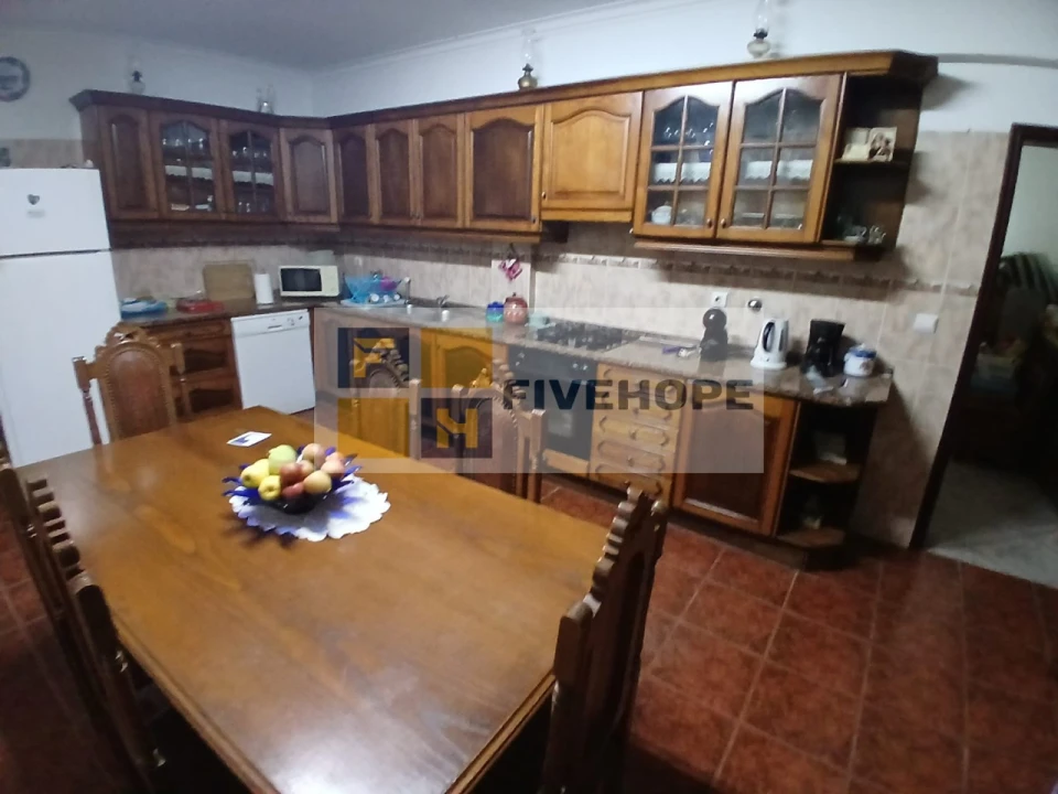 Moradia T3 para Venda em Arrifana Foto 5