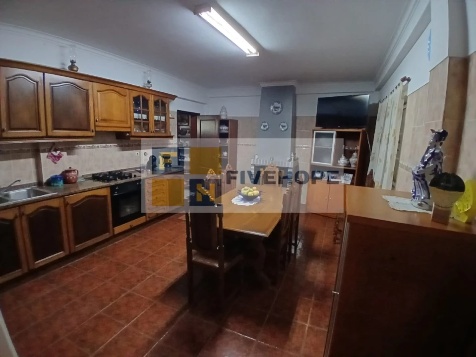 Moradia T3 para Venda em Arrifana Foto 6