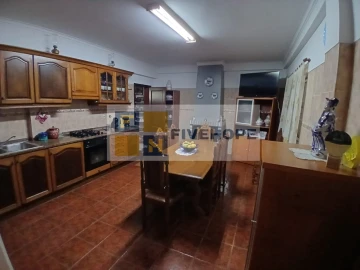 Moradia T3 para Venda em Arrifana