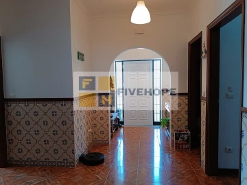 Moradia T3 para Venda em Arrifana