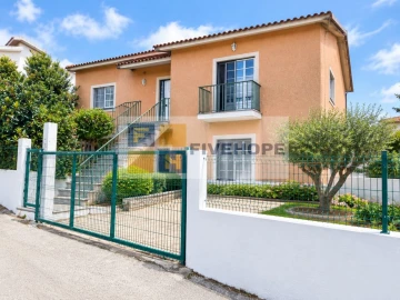 Moradia T3 para Venda em Arrifana