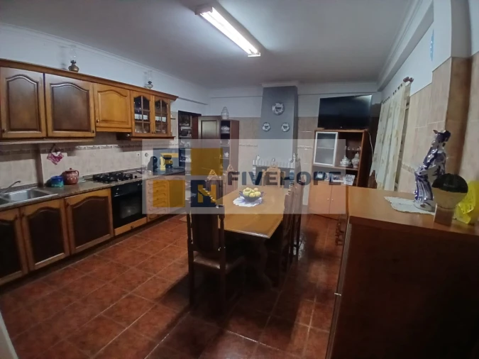 Moradia T3 para Venda em Arrifana Foto 6