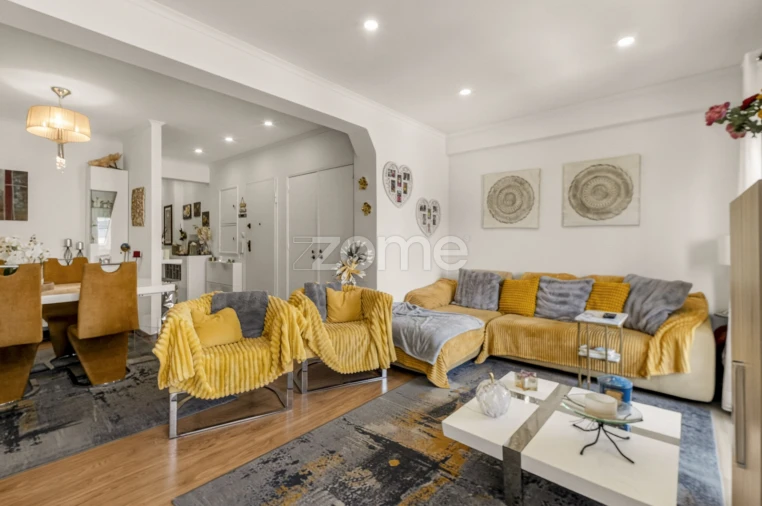 Apartamento T3 para Venda em Rio de Mouro Foto 9