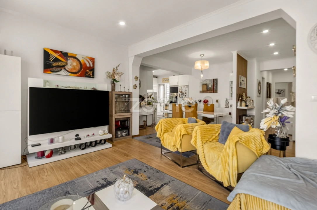 Apartamento T3 para Venda em Rio de Mouro Foto 7